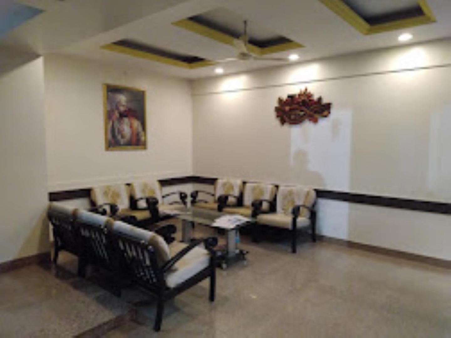 Hotel Maratha Palace,Satara Exterior photo
