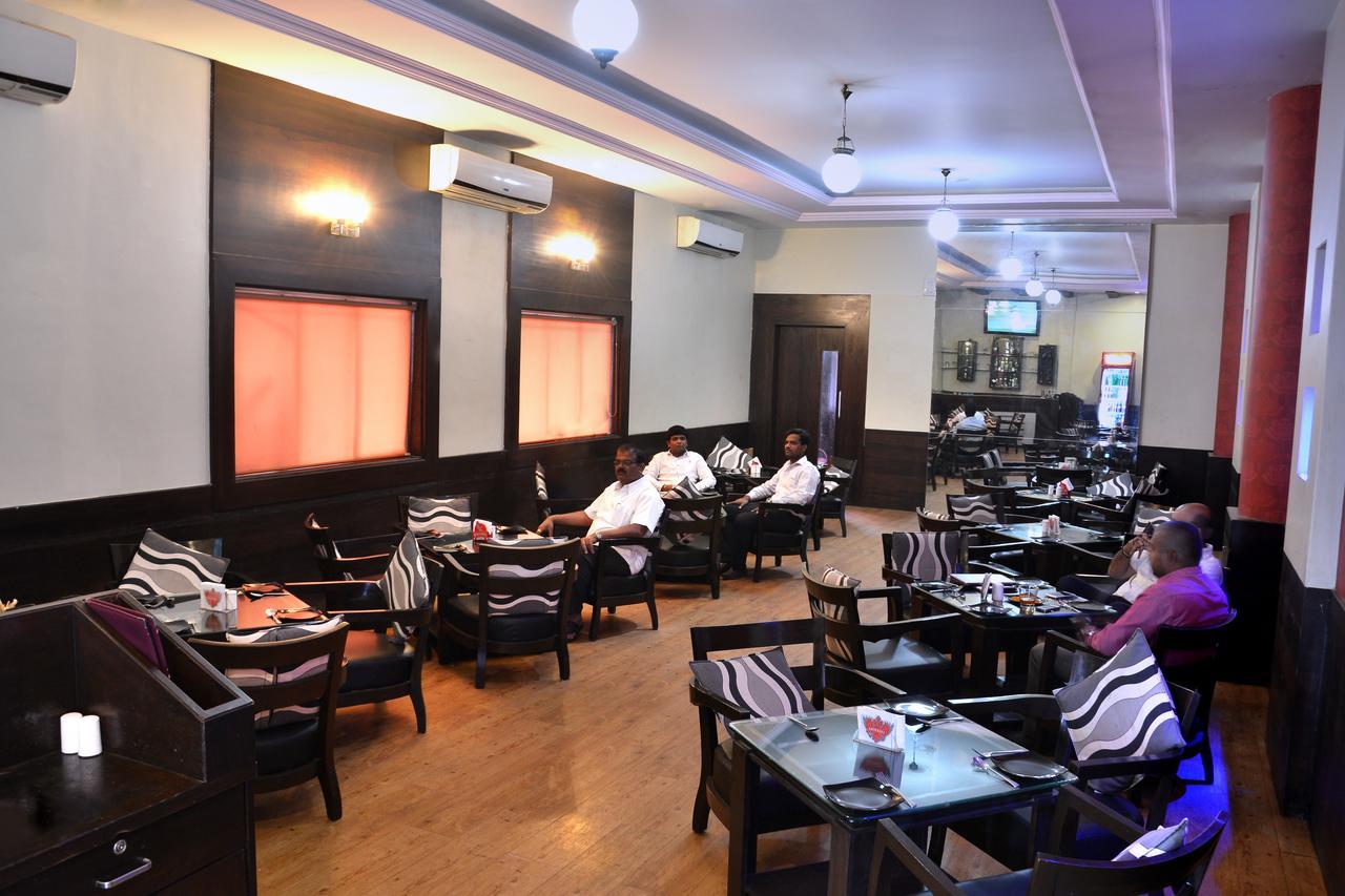 Hotel Maratha Palace,Satara Exterior photo
