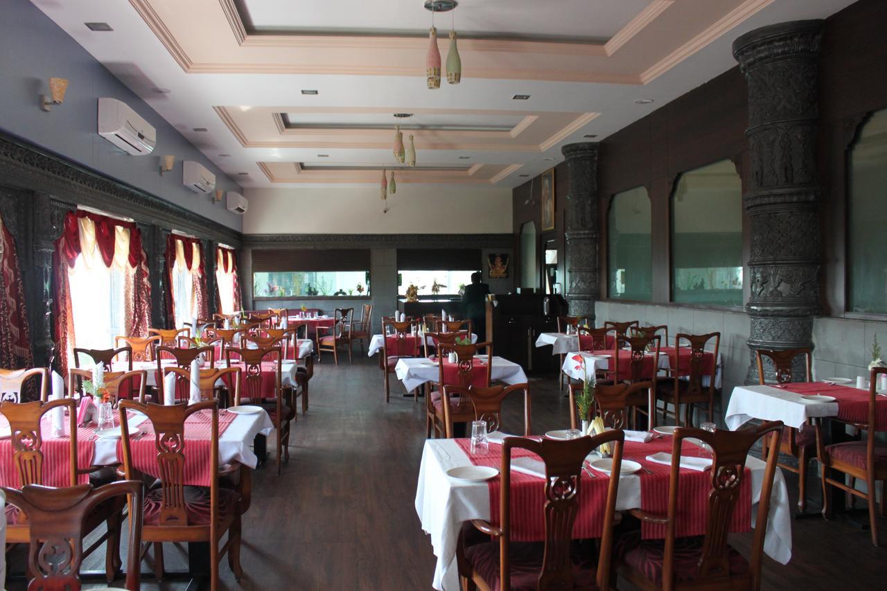 Hotel Maratha Palace,Satara Exterior photo